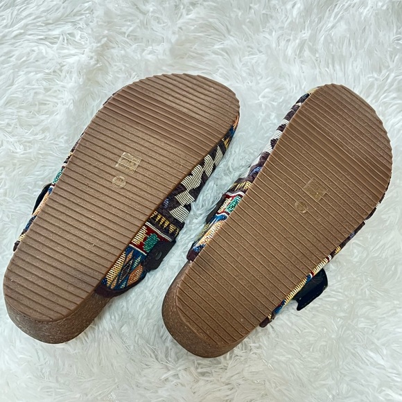 NWOT Dirty Laundry Women's Colorful Clog 𖤓 Slide On Shoes. - Picture 4 of 9